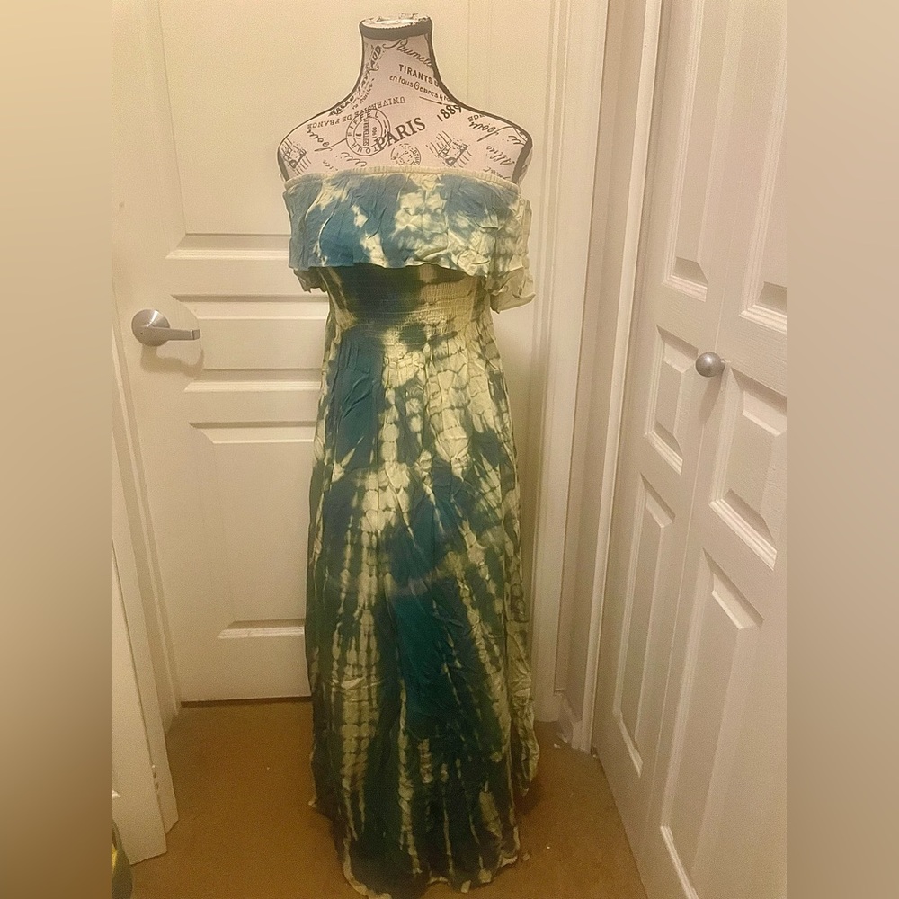 NWT New. *Sale* Strapless Shibori Tie dye dress